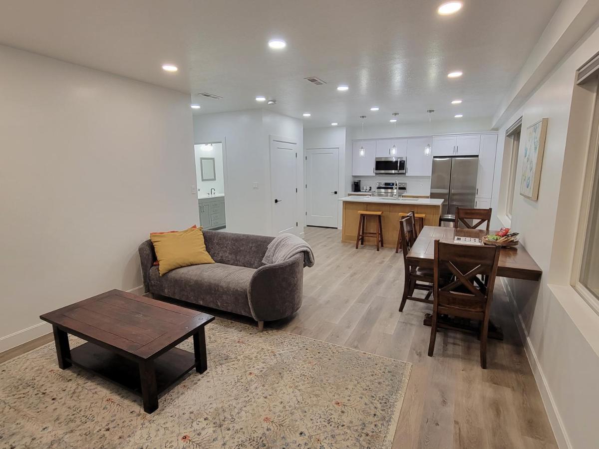 Spacious & Modern Apartment, Close To Universities And Mountains Mapleton 外观 照片