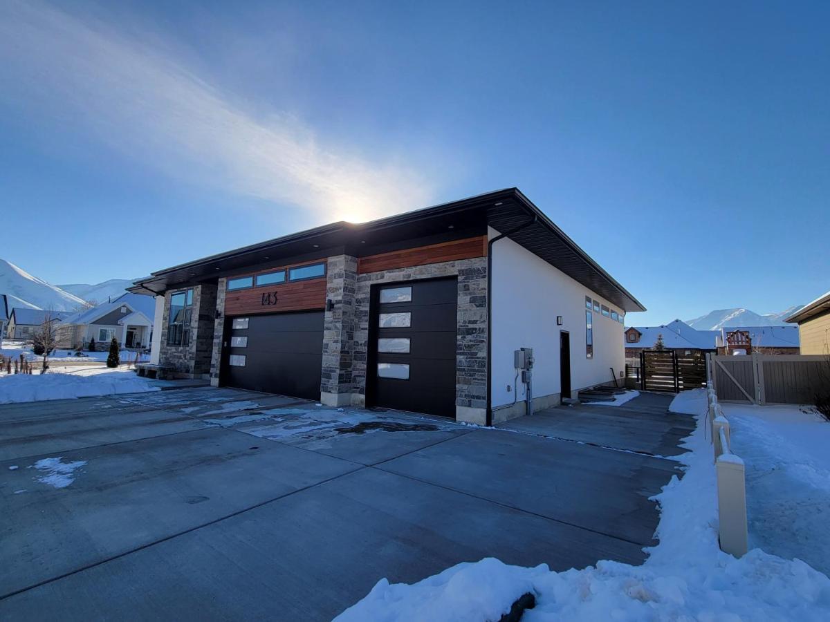 Spacious & Modern Apartment, Close To Universities And Mountains Mapleton 外观 照片